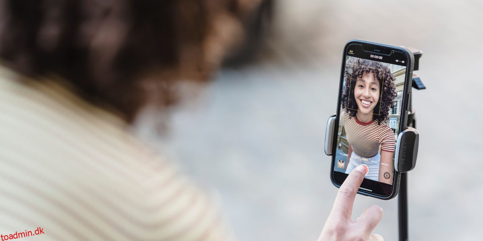 De 6 bedste apps til automatisk at tilføje billedtekster til dine sociale medievideoer