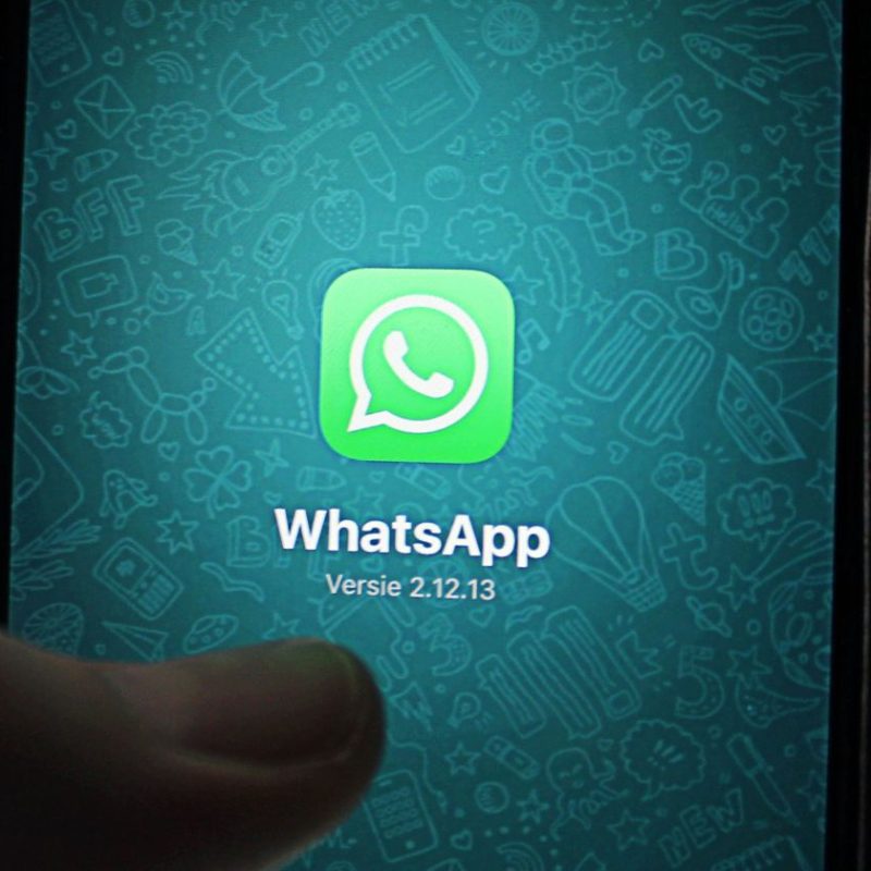 Sådan downloader og sender du nye klistermærker på WhatsApp