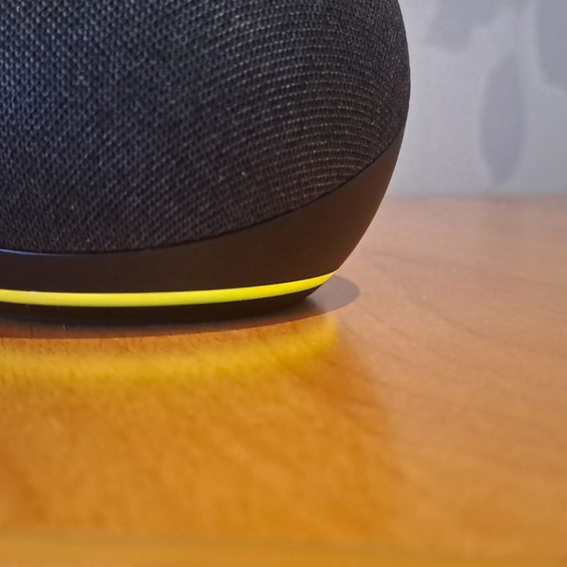 Sådan deaktiveres det gule blinkende lys på din Amazon Echo-enhed